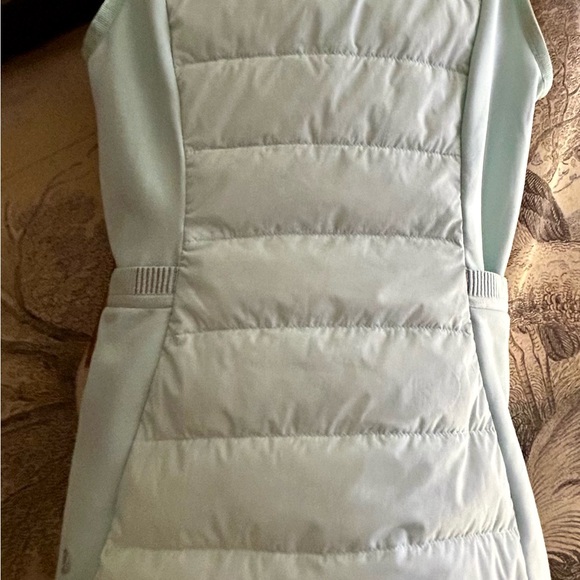Lululemon Down For It All Running Vest Mint Green SZ 2 Excellent Condition - Picture 7 of 12
